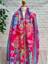 Ladies Vibrant Shell & Starfish Seaside Print Frayed Scarf - Fuchsia Pink