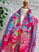 Ladies Vibrant Shell & Starfish Seaside Print Frayed Scarf - Fuchsia Pink