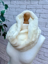 Ladies Short Faux Fur CREAM Soft Winter Snood Scarf