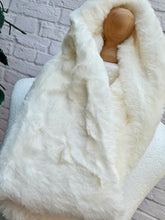 Ladies Short Faux Fur CREAM Soft Winter Snood Scarf