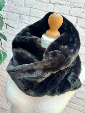 Ladies Short Faux Fur BLACK Soft Winter Snood Scarf