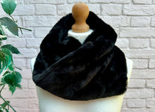 Ladies Short Faux Fur BLACK Soft Winter Snood Scarf