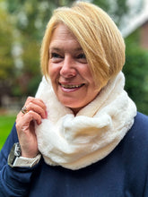 Ladies Short Faux Fur CREAM Soft Winter Snood Scarf