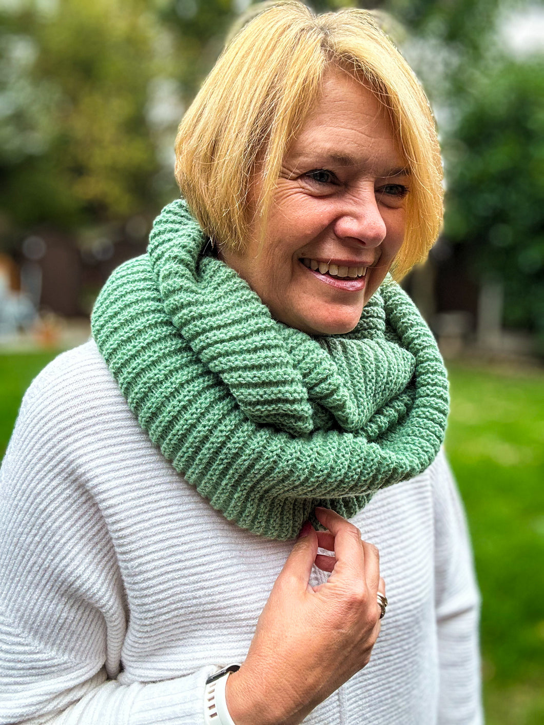 Ladies Knitted Double Wrap Winter Snood Scarf - Green