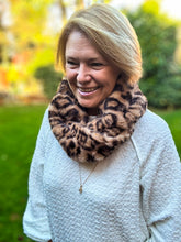 Ladies Short Faux Fur Leopard Animal Print CAMEL BROWN BLACK Soft Winter Snood Scarf