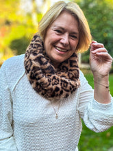 Ladies Short Faux Fur Leopard Animal Print CAMEL BROWN BLACK Soft Winter Snood Scarf