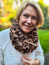 Ladies Short Faux Fur Leopard Animal Print CAMEL BROWN BLACK Soft Winter Snood Scarf