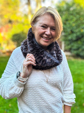 Ladies Short Faux Fur Leopard Animal Print GREY BLACK Soft Winter Snood Scarf