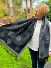 Ladies Thick Tree of Life Reversible Tasseled Pashmina Scarf - Black and Grey